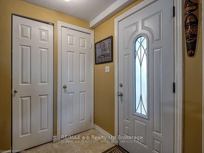 596101 Highway 59 18 Tropicana Crescent