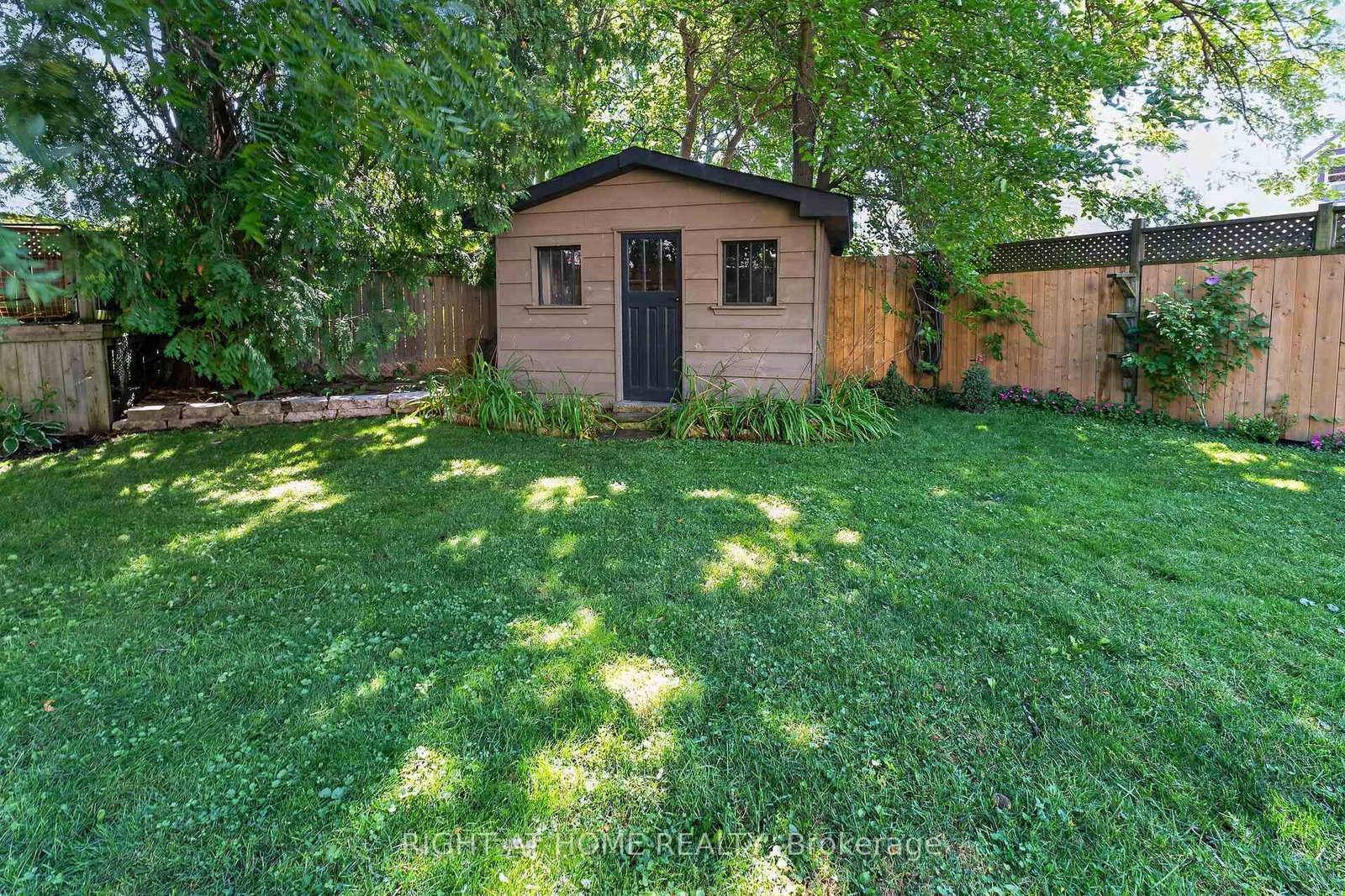 41 Hincks Street • St. Thomas, ON photo 37