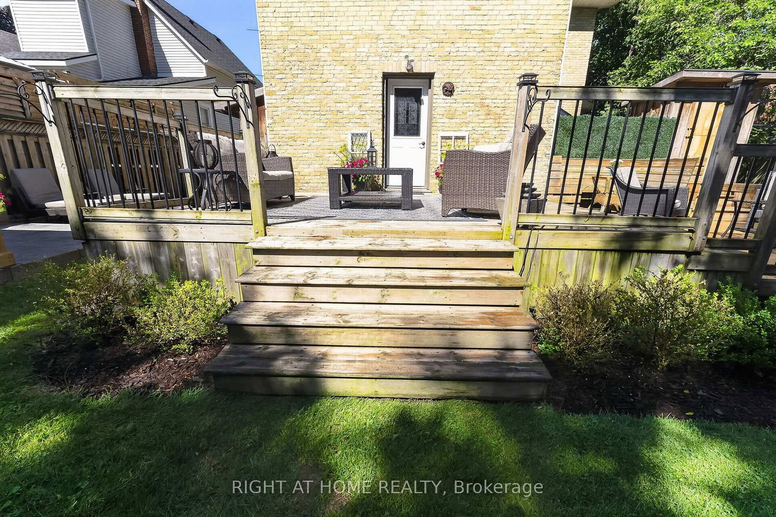 41 Hincks Street • St. Thomas, ON photo 39