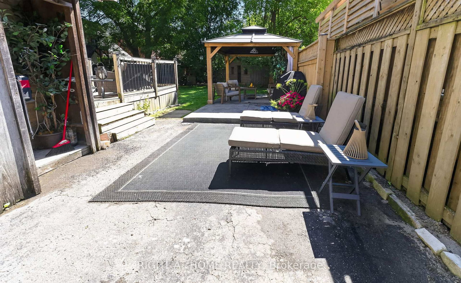 41 Hincks Street • St. Thomas, ON photo 40