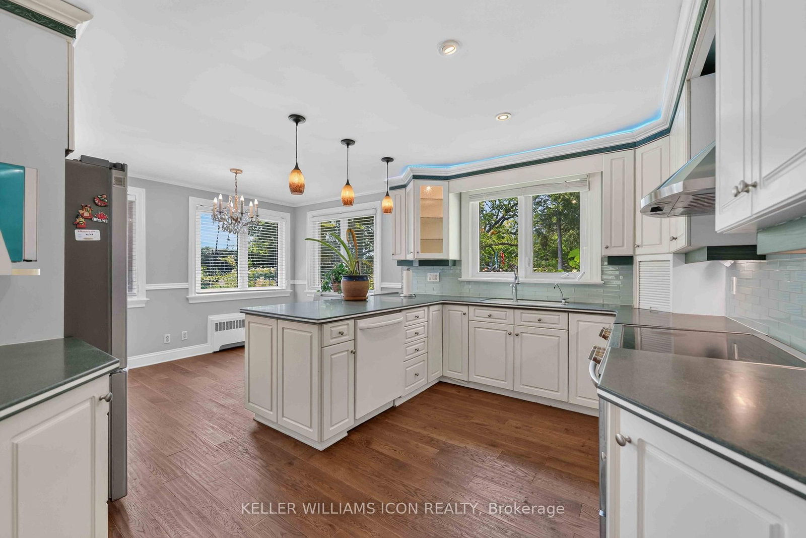 2770 Prince Of Wales Drive • Ottawa, ON photo 11