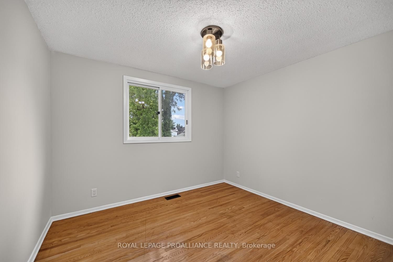 59 Abbott Street • Brockville, ON photo 15