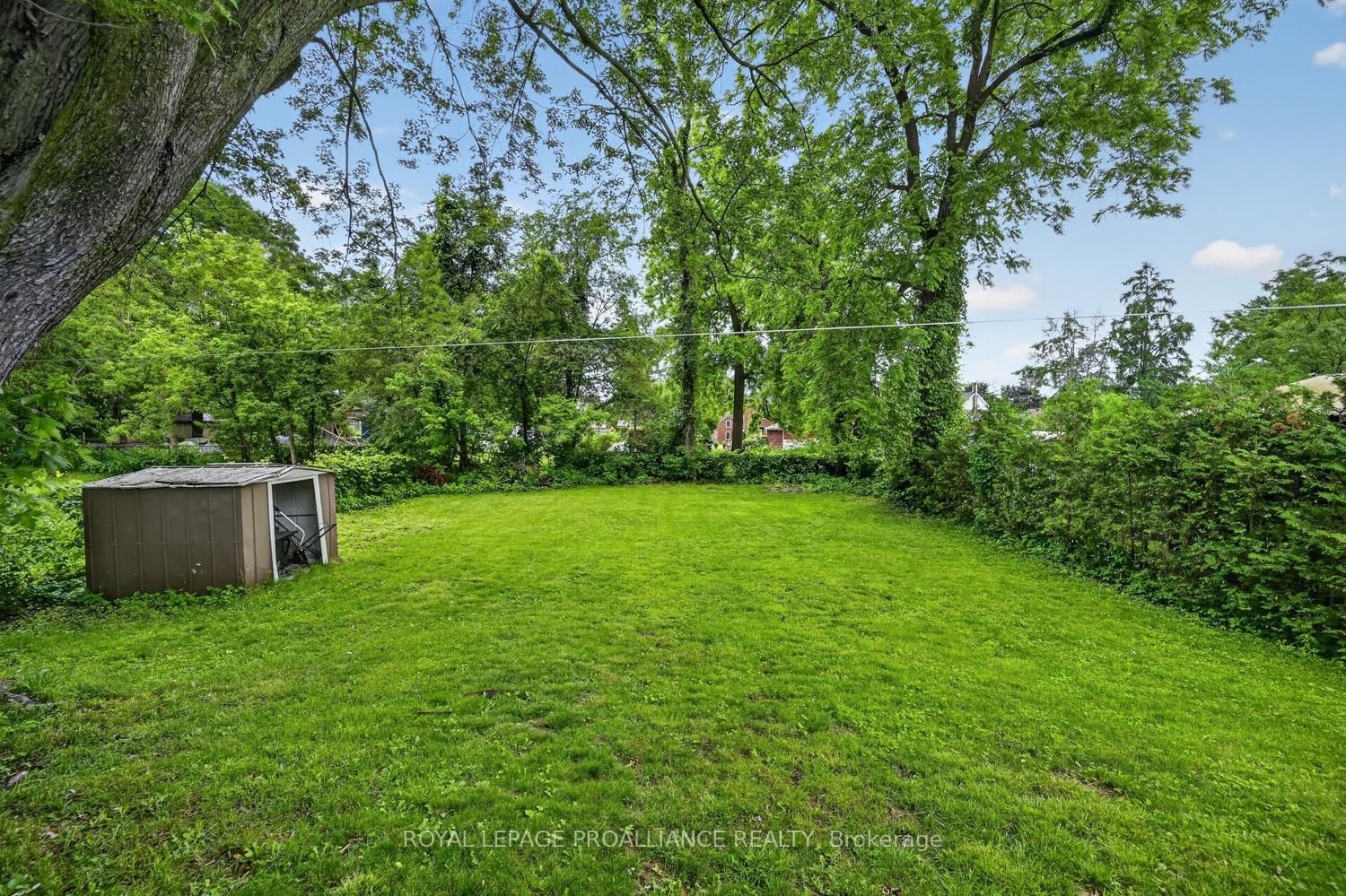 59 Abbott Street • Brockville, ON photo 27