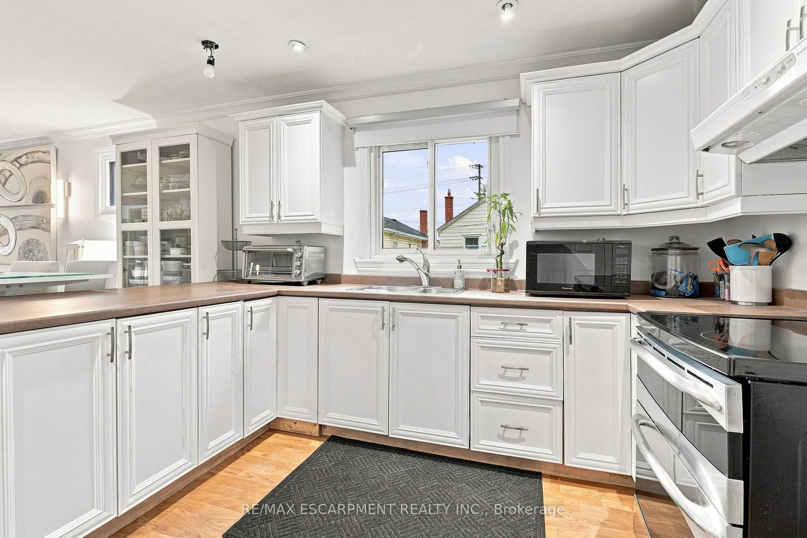 328 Woodward Avenue • Hamilton, ON photo 11