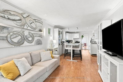 328 Woodward Avenue • Hamilton, ON photo 8