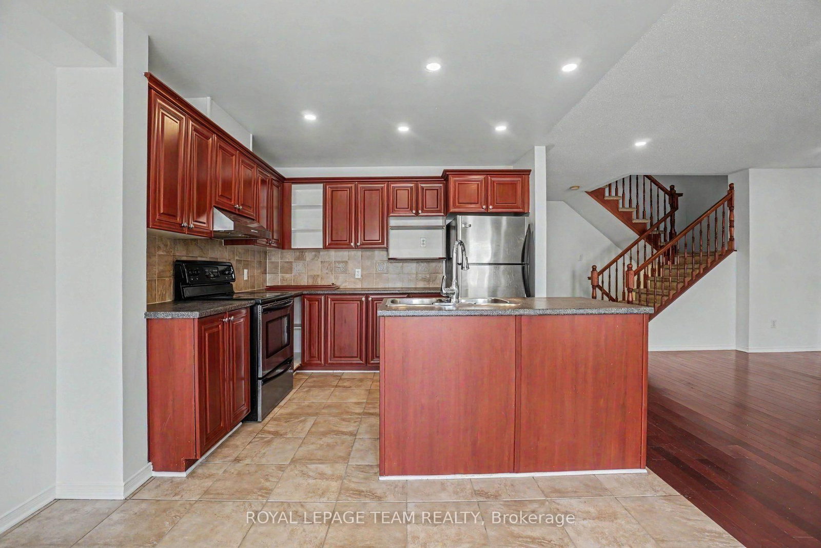 13 Stoneleigh Street • Ottawa, ON photo 13