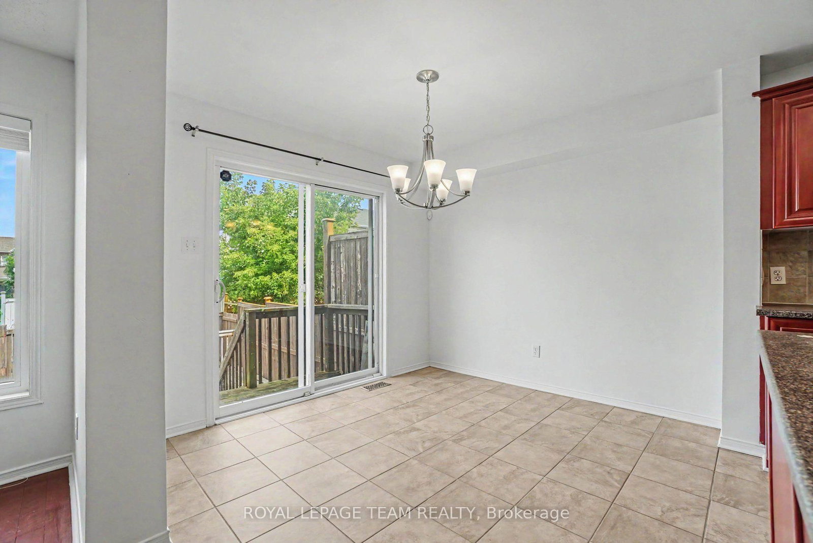 13 Stoneleigh Street • Ottawa, ON photo 15