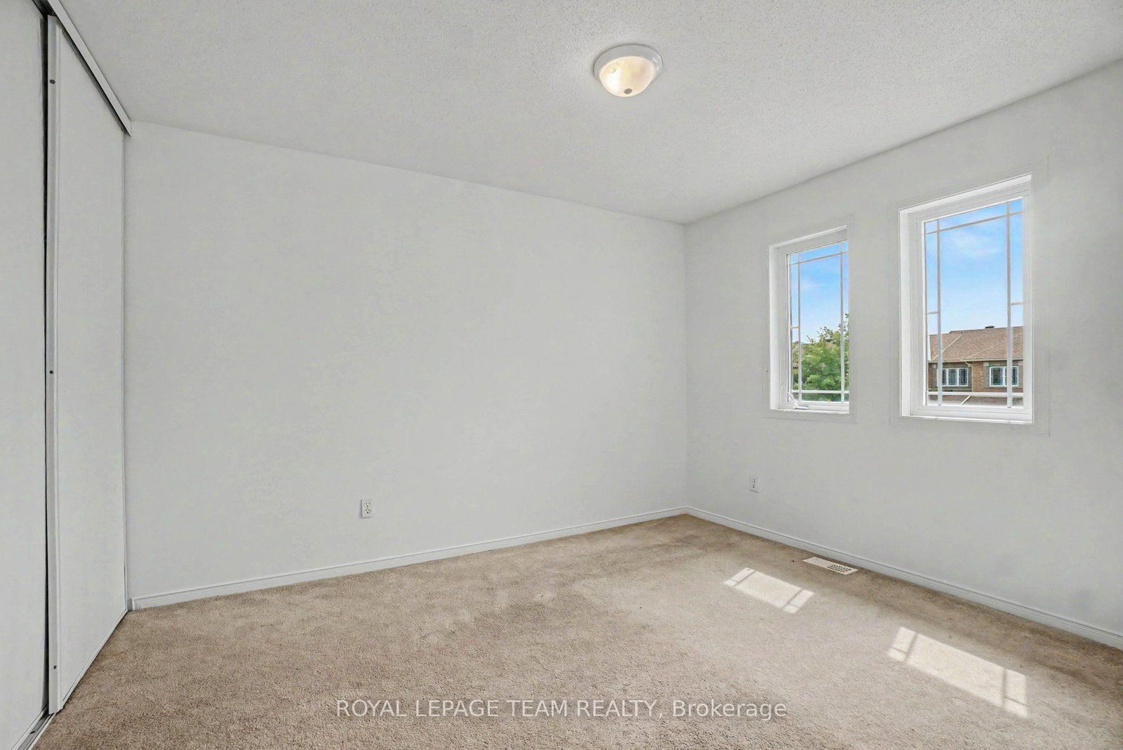 13 Stoneleigh Street • Ottawa, ON photo 21