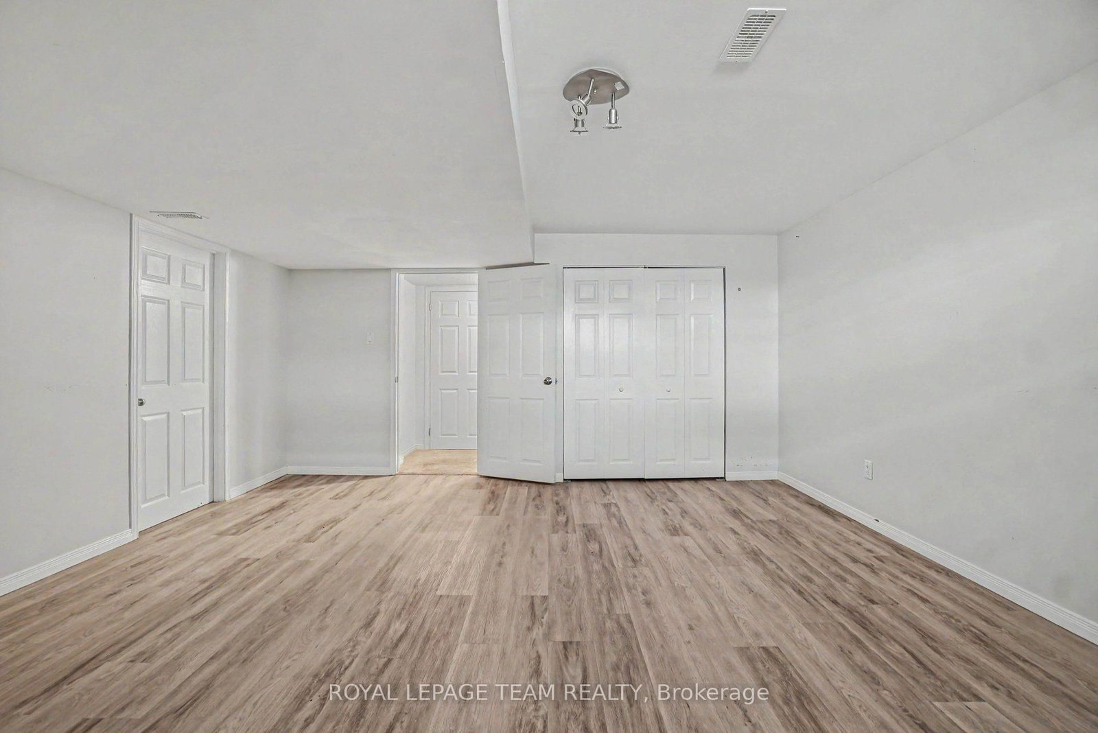 13 Stoneleigh Street • Ottawa, ON photo 28