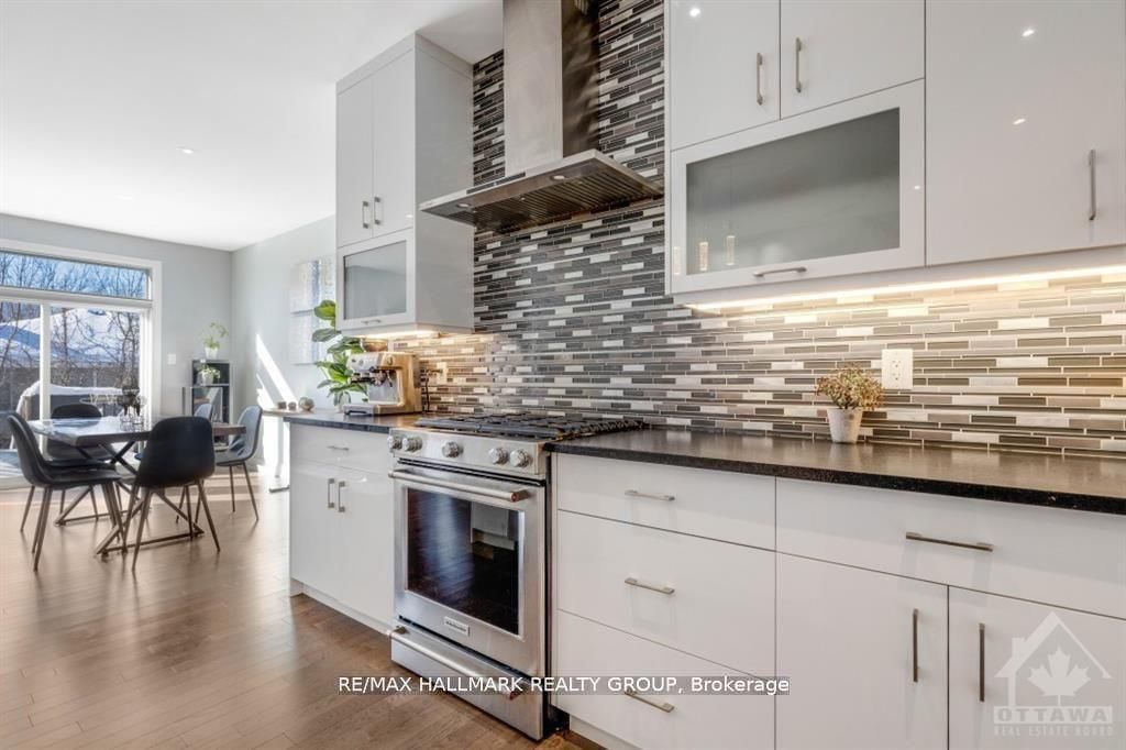 250 Richardson Avenue • Ottawa, ON photo 7