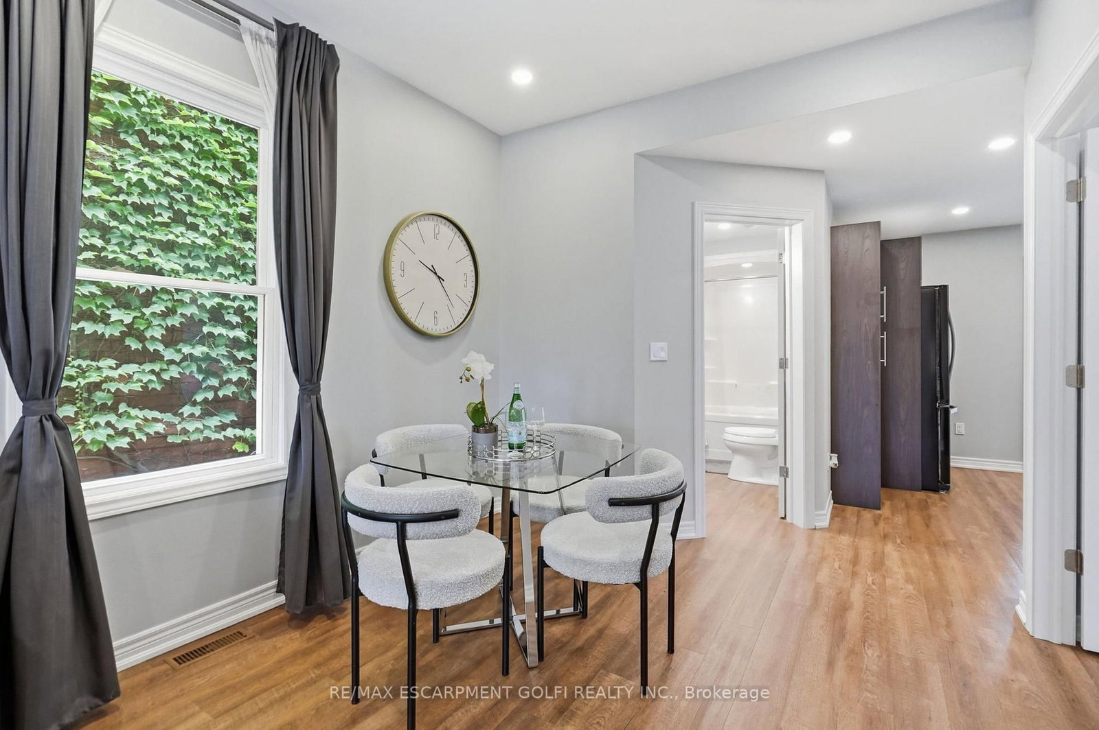 241 Rosslyn Avenue N • Hamilton, ON photo 12