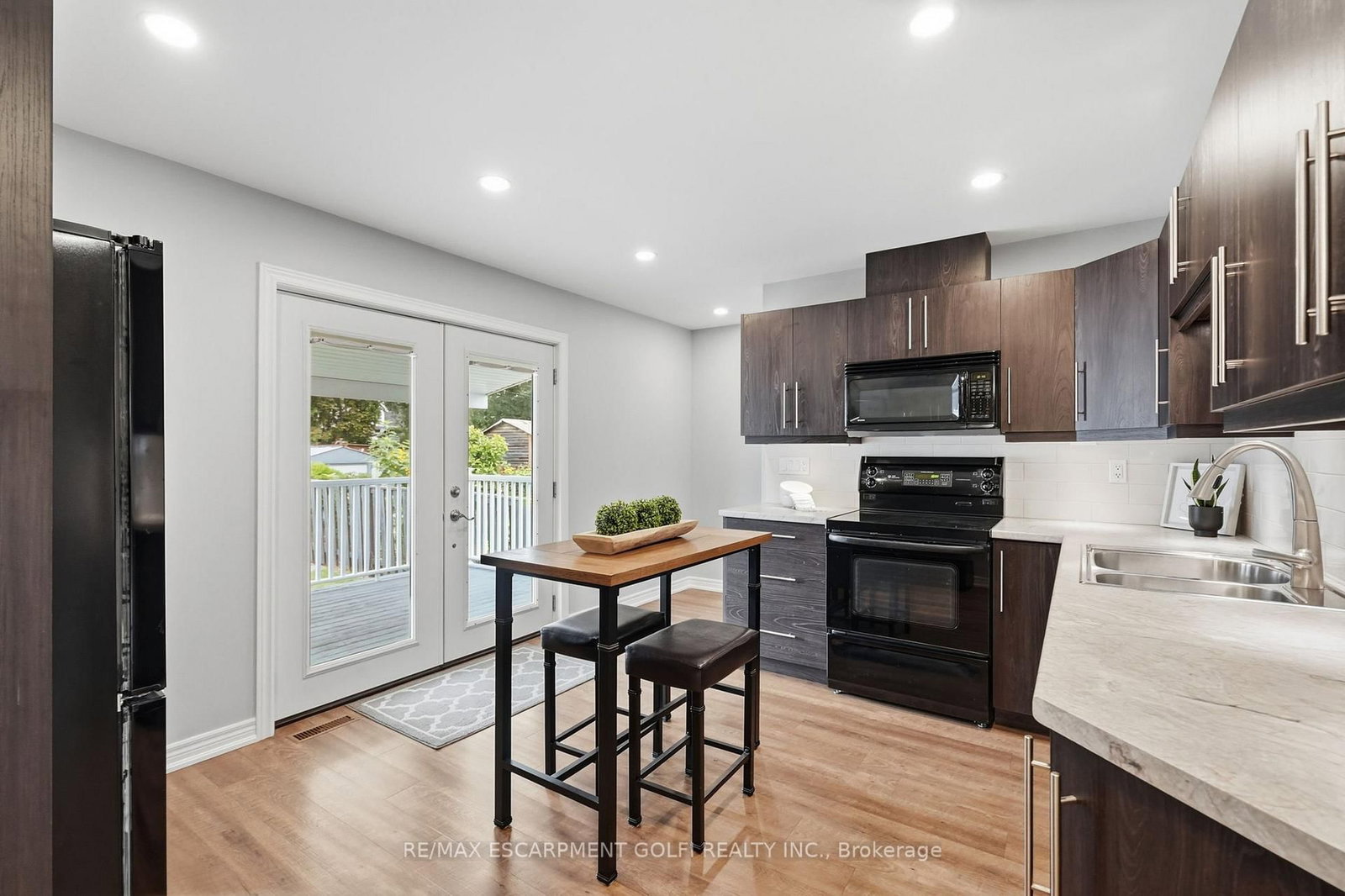 241 Rosslyn Avenue N • Hamilton, ON photo 16