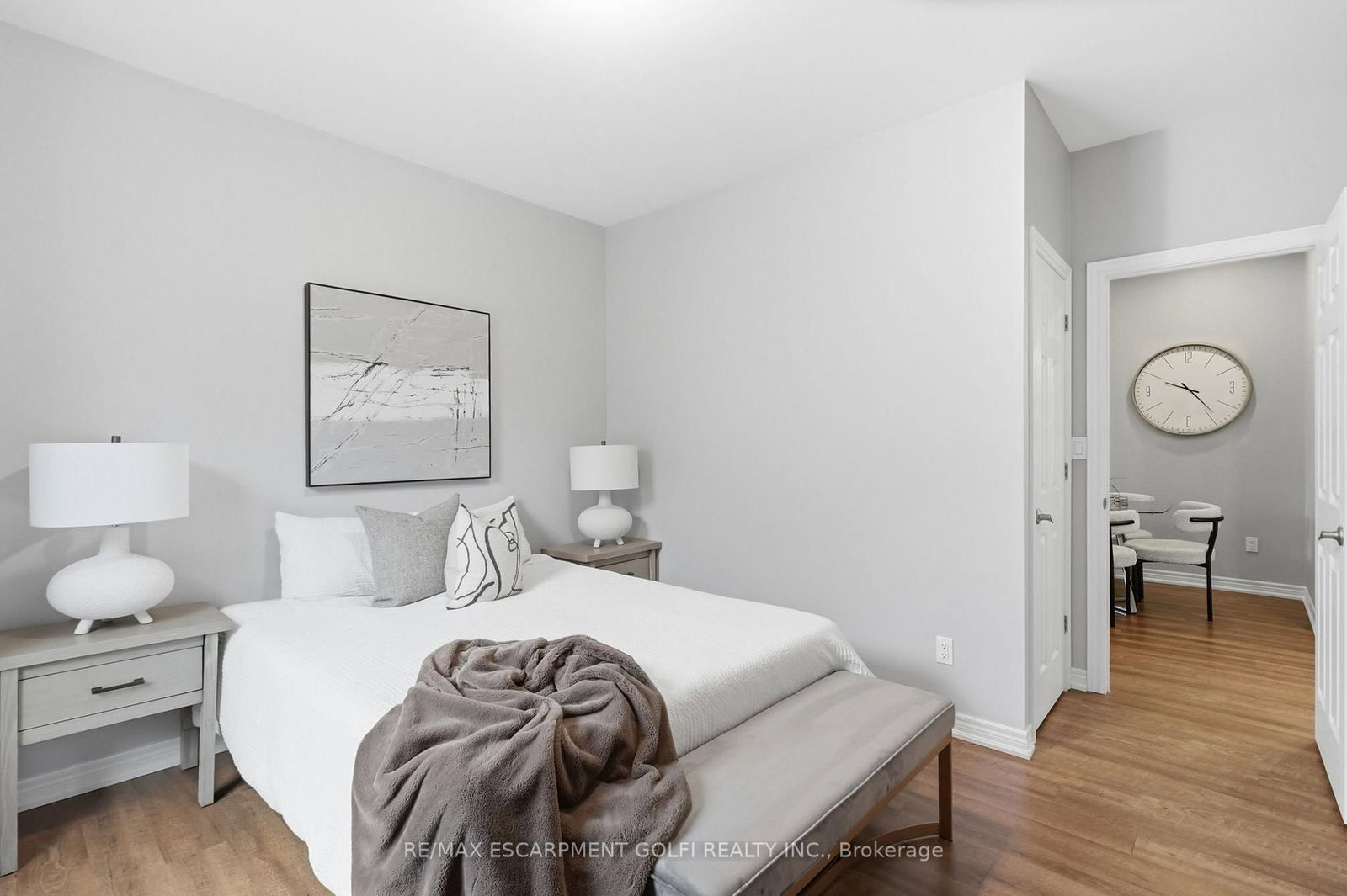 241 Rosslyn Avenue N • Hamilton, ON photo 19