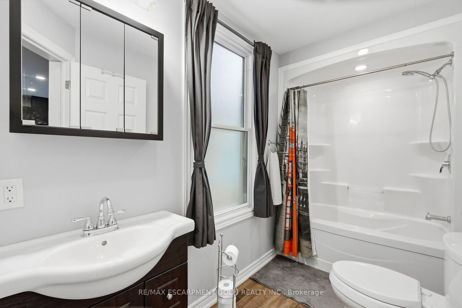 241 Rosslyn Avenue N • Hamilton, ON photo 20