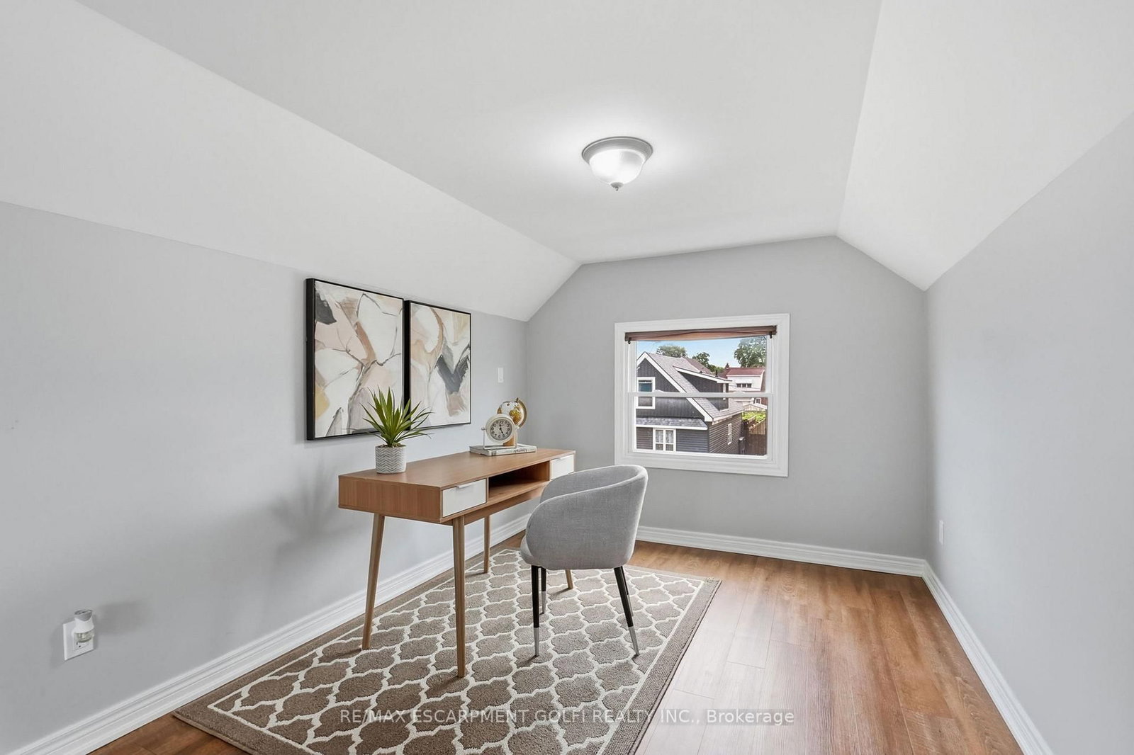 241 Rosslyn Avenue N • Hamilton, ON photo 21