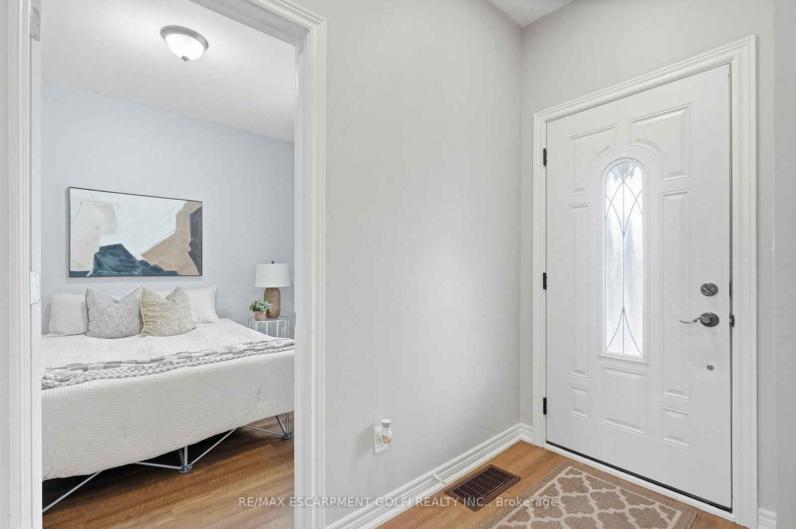 241 Rosslyn Avenue N • Hamilton, ON photo 5