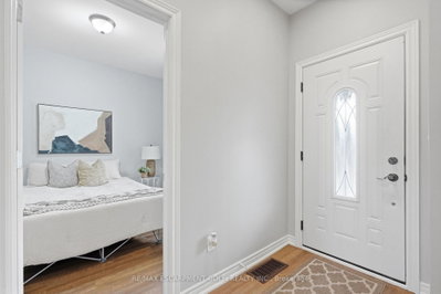 241 Rosslyn Avenue N • Hamilton, ON photo 5