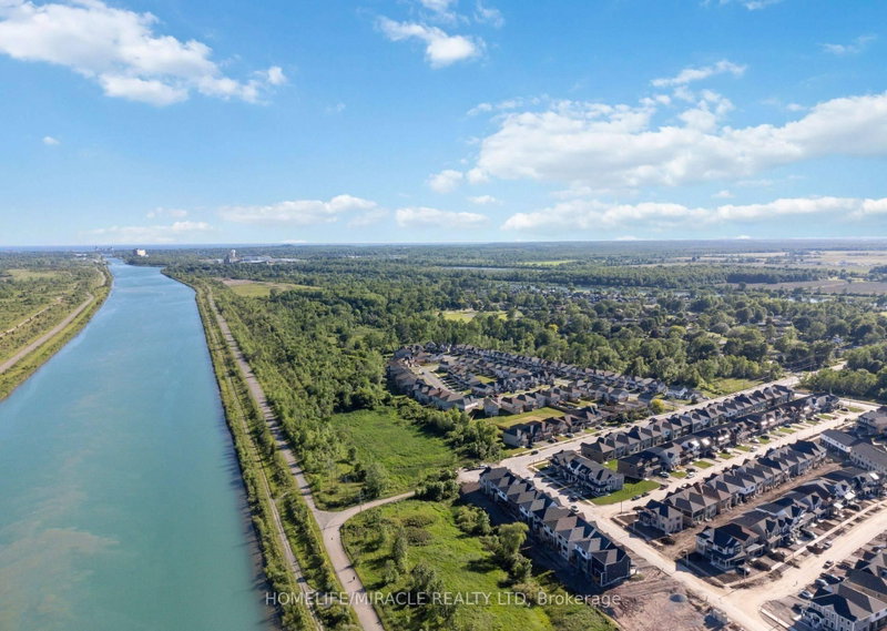 66 Aviron Crescent