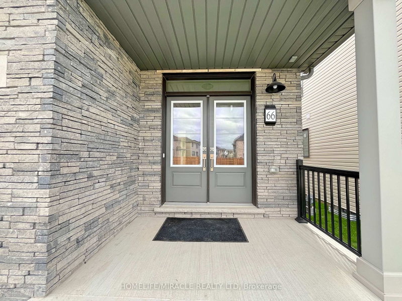 66 Aviron Crescent