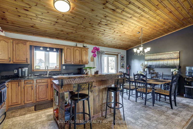 49988 Catherina St photo 5