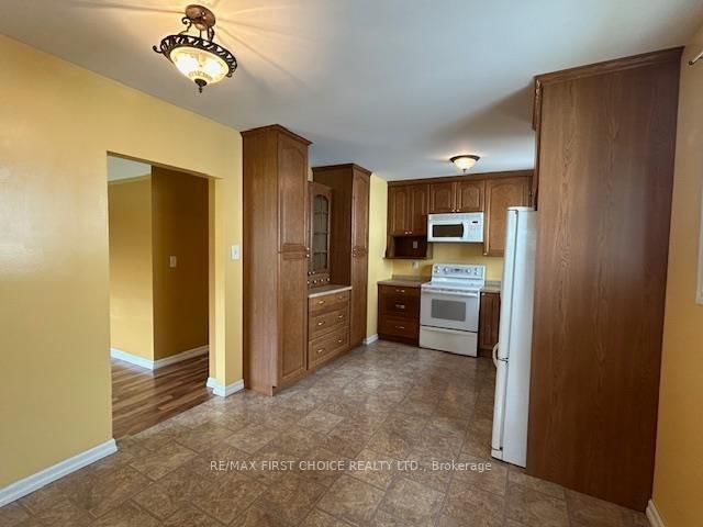 208 Gordon Street • Thunder Bay, ON photo 5