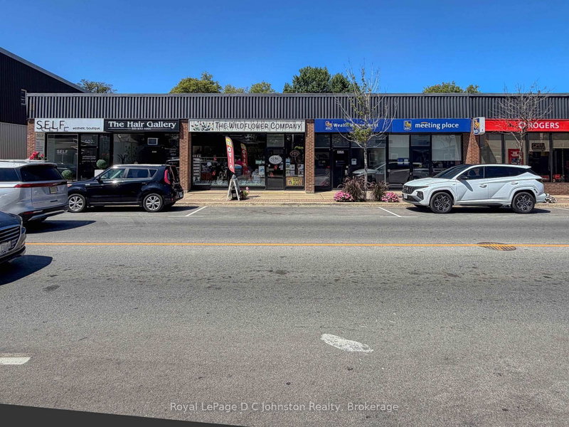 554 Goderich St photo 1