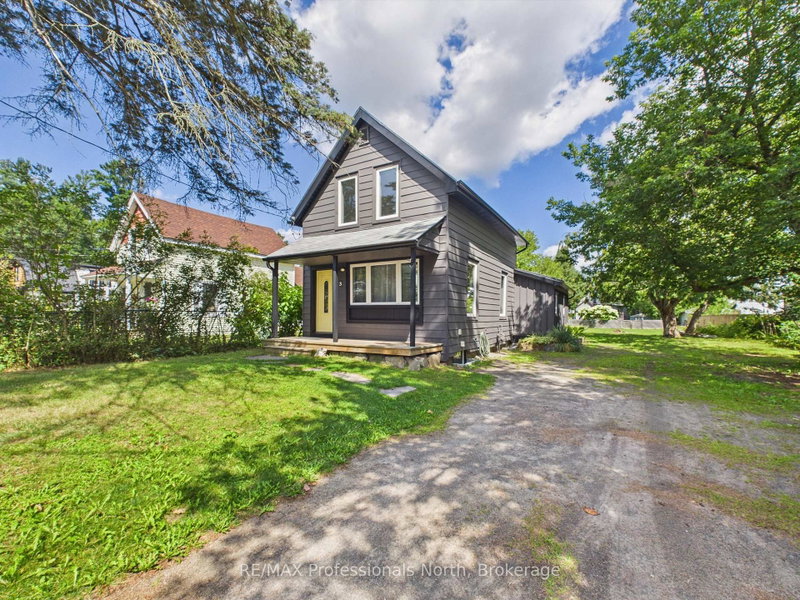 3 Spadina Avenue