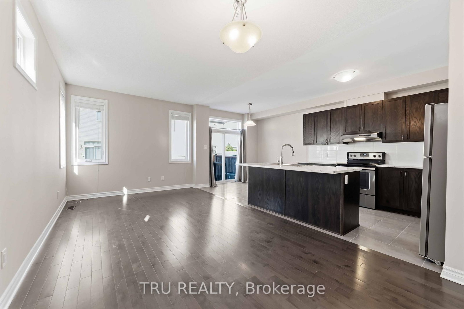 236 Yellowcress Way • Ottawa, ON photo 4