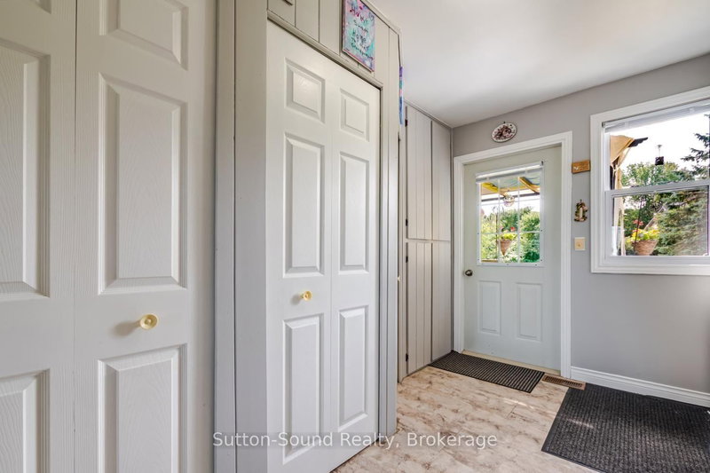 623 Frank St photo 5