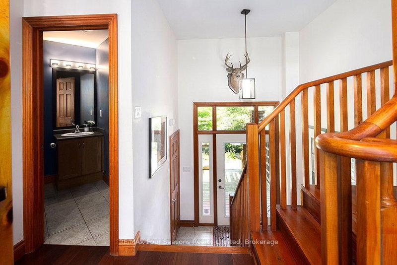 44 - 214 Blueski George Crescent