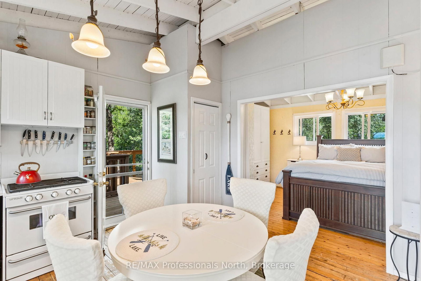 10279 Cope Lake WAO • Highlands East, ON photo 9