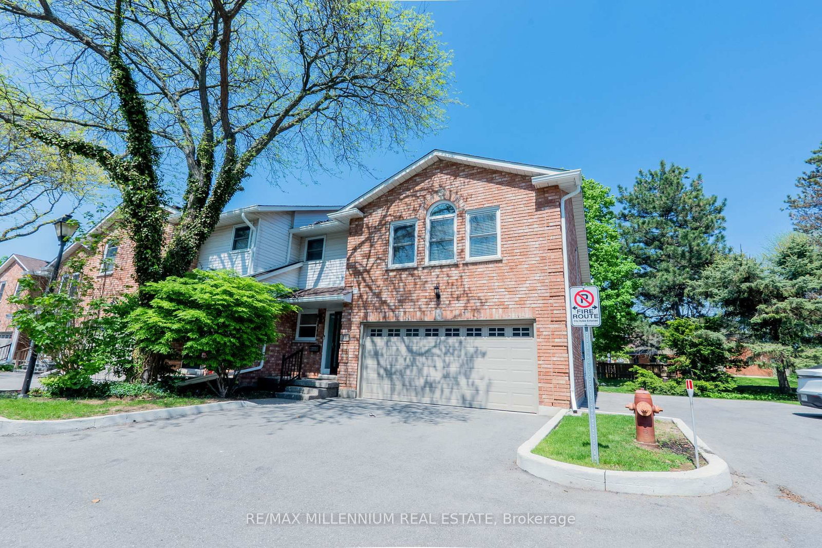 230 Meadowbrook Drive • #11 • Hamilton, ON photo 1