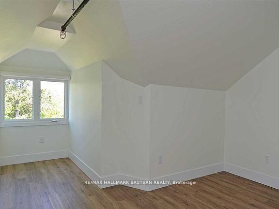 402 - 1354 Young's Point Road