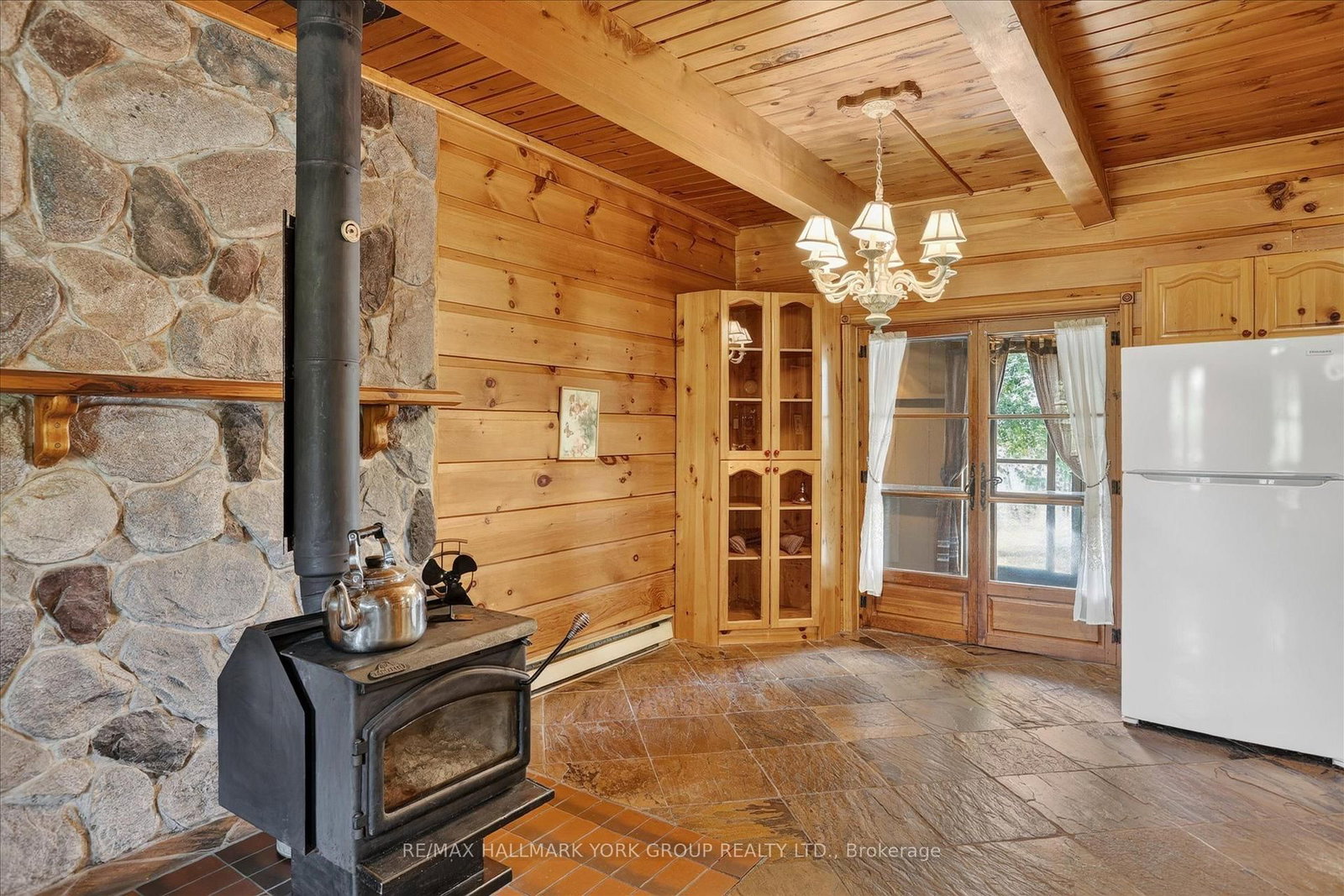 334 Moorings Drive • Kawartha Lakes, ON photo 12