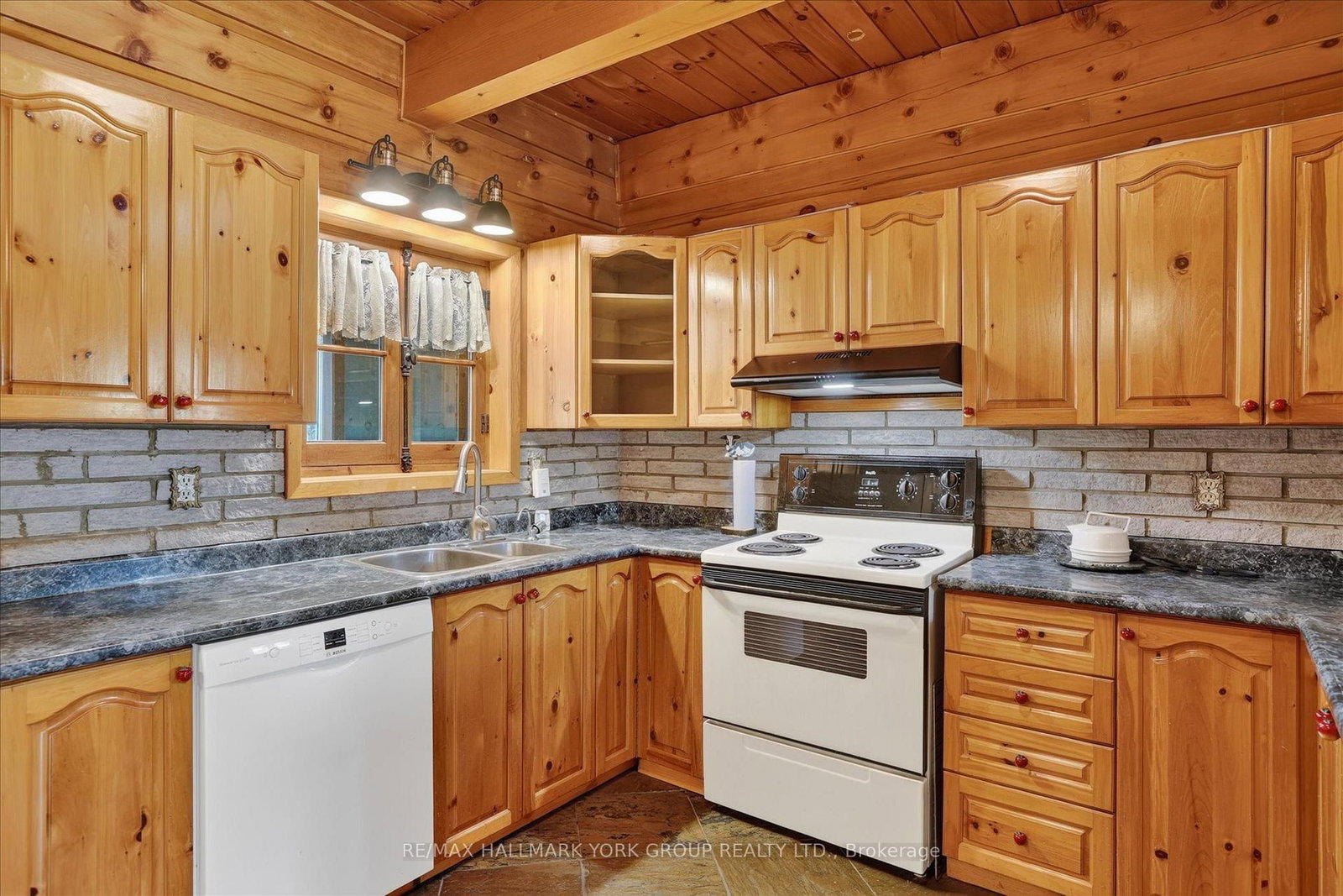334 Moorings Drive • Kawartha Lakes, ON photo 13
