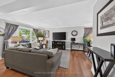 89 Wise Crescent • Hamilton, ON photo 6