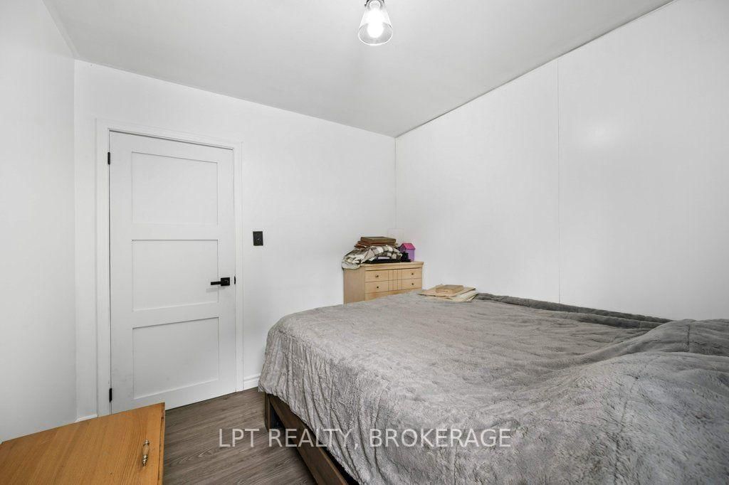 6175 Lakeview Drive • Verona, ON photo 15