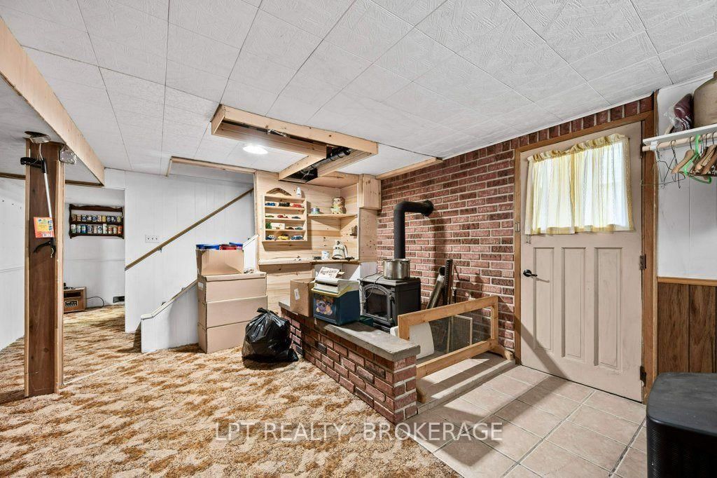 6175 Lakeview Drive • Verona, ON photo 20