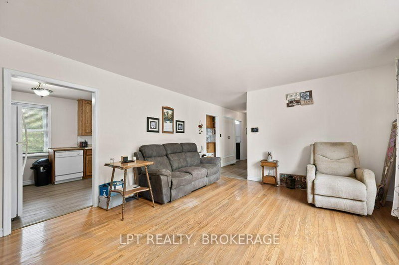 6175 Lakeview Drive