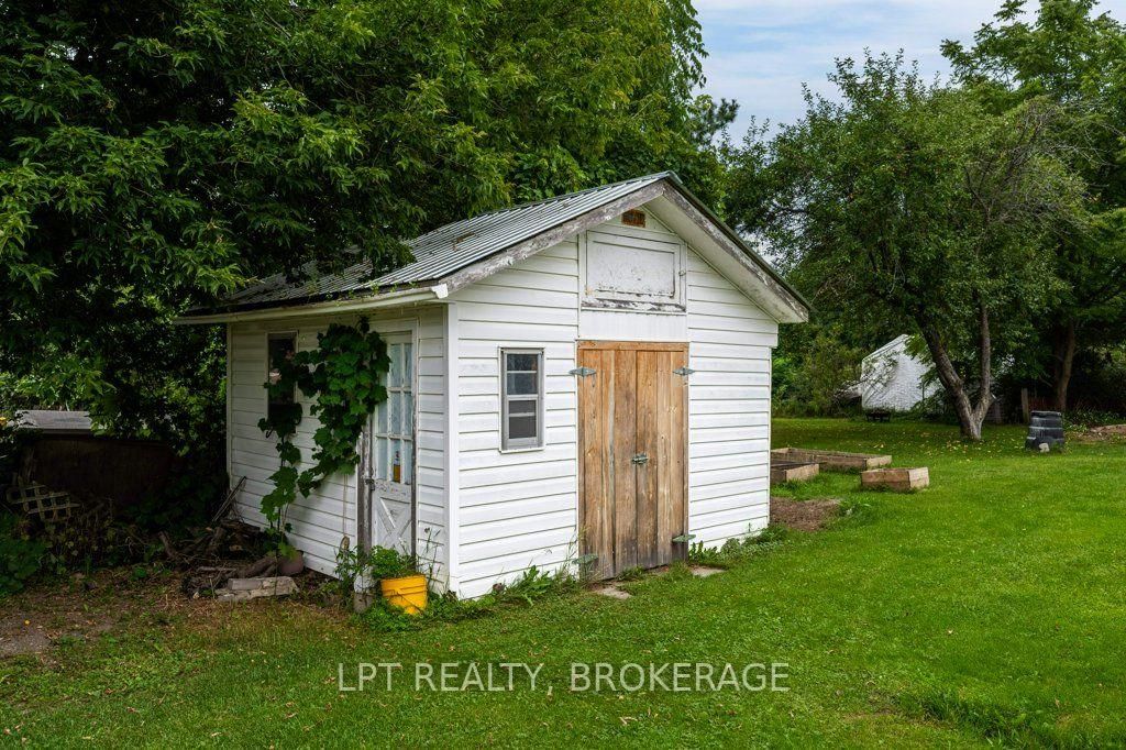 6175 Lakeview Drive • Verona, ON photo 36