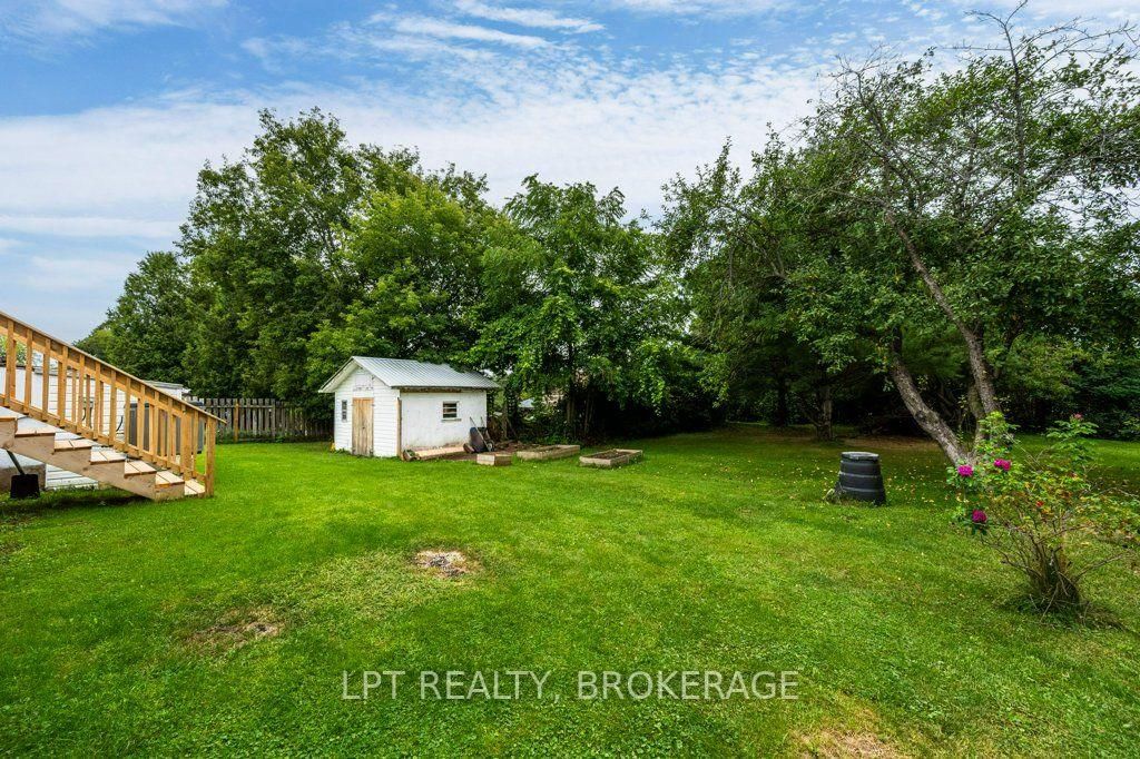 6175 Lakeview Drive • Verona, ON photo 38