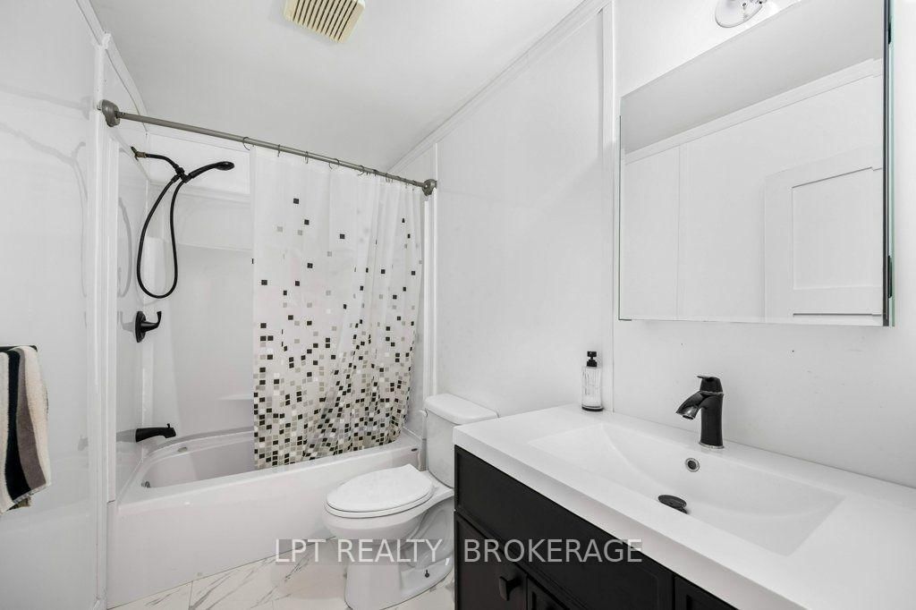 6175 Lakeview Drive • Verona, ON photo 5