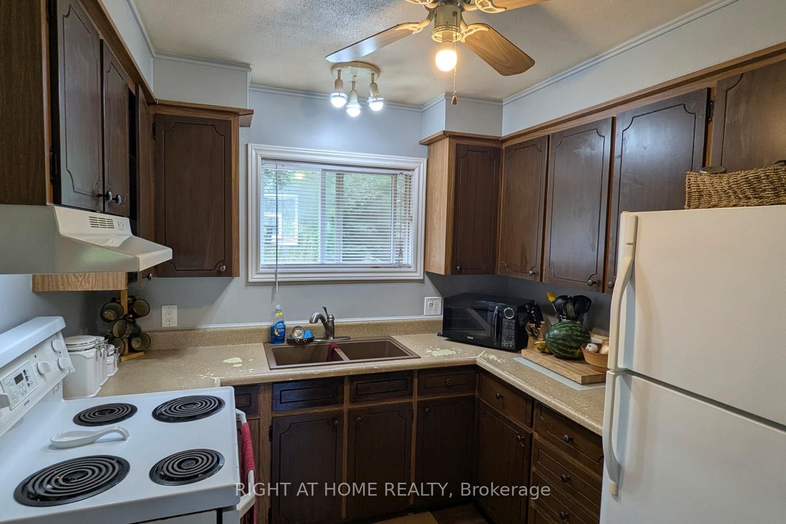 524 BALSAM CHUTES Road • Huntsville, ON photo 16