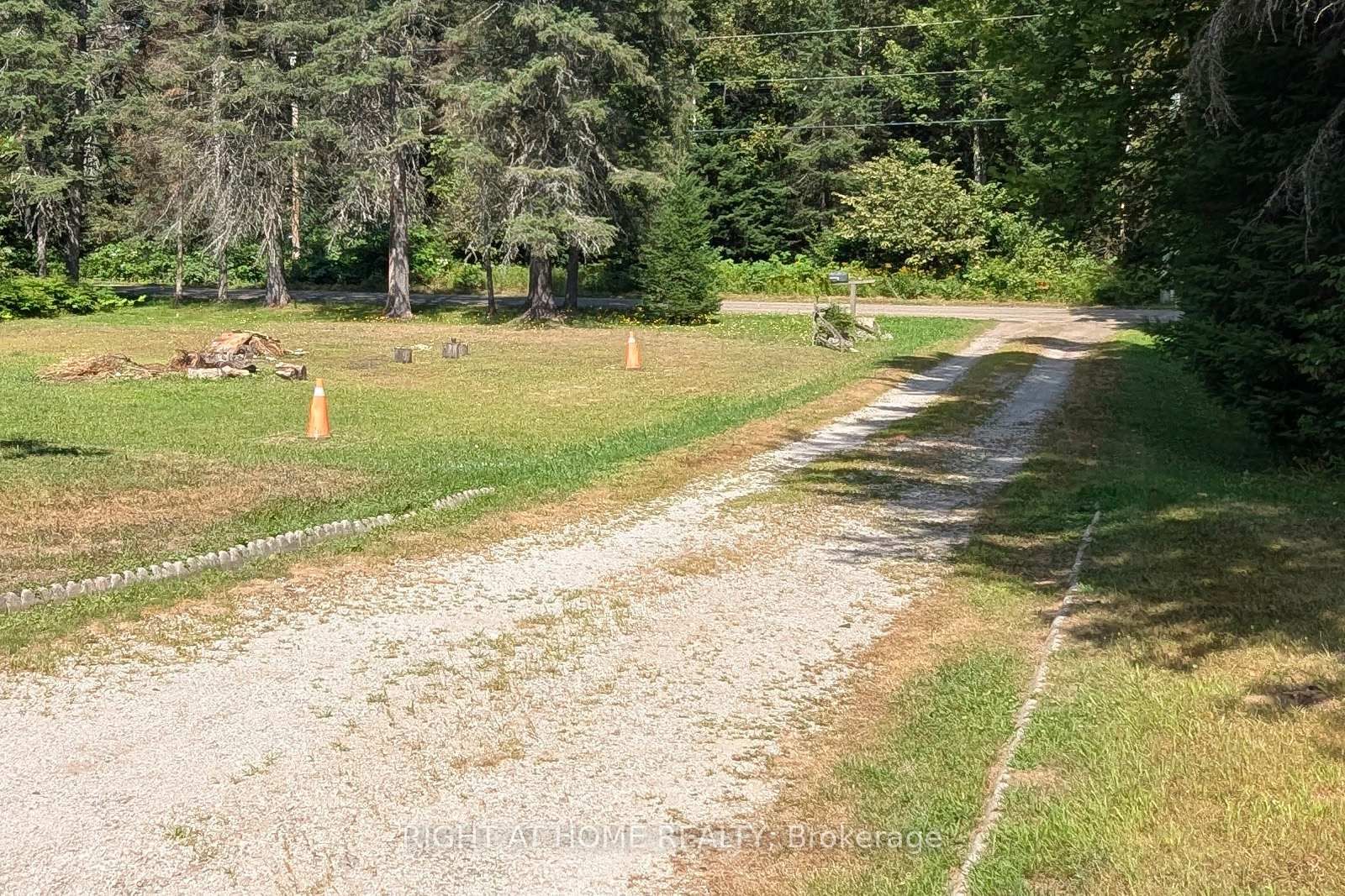 524 BALSAM CHUTES Road • Huntsville, ON photo 6