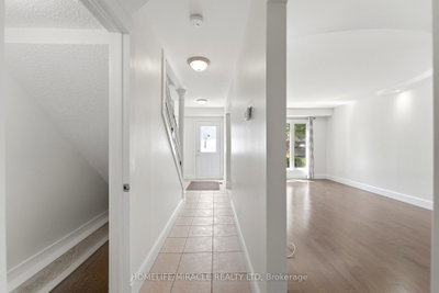 23 Heatherdale Place • Hamilton, ON photo 3