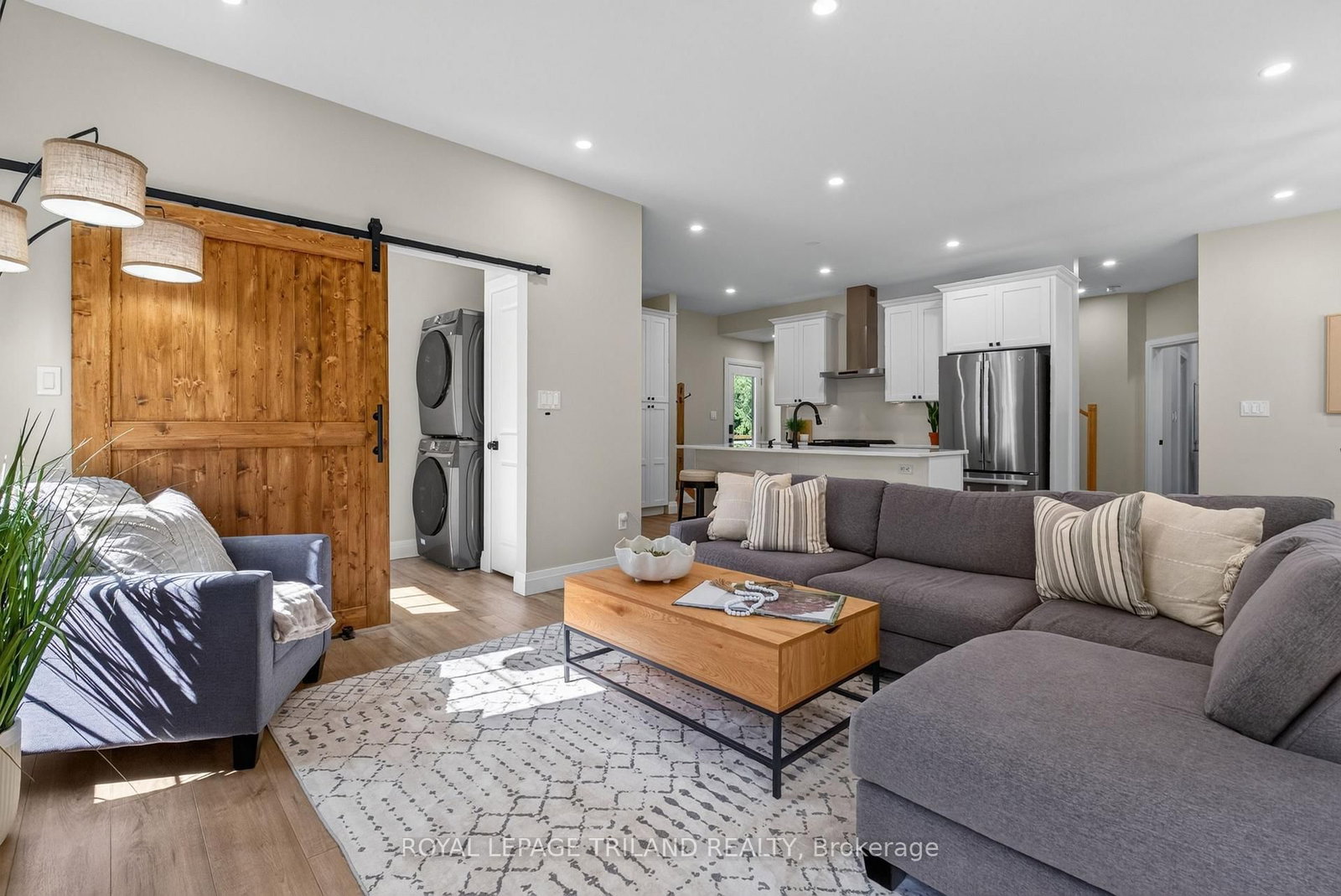 4397 Mill Crescent • North Middlesex, ON photo 11