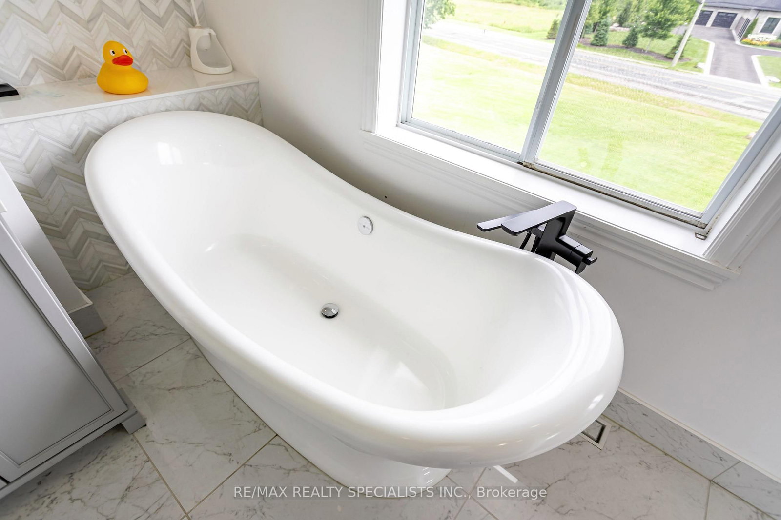 475 Main Street W • Grimsby, ON photo 18