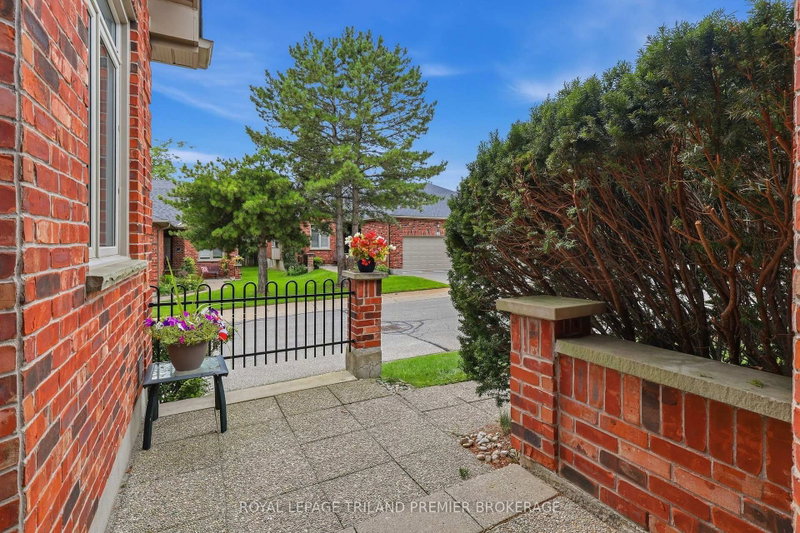 31 - 400 Ambleside Drive