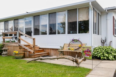107 Eastview Boulevard • Quinte West, ON photo 3