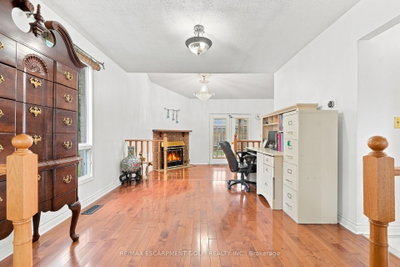 34 Lisajane Court • Hamilton, ON photo 8